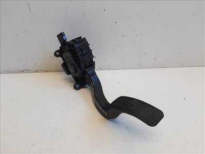 Tesla Model 3  gázpedál elektromos