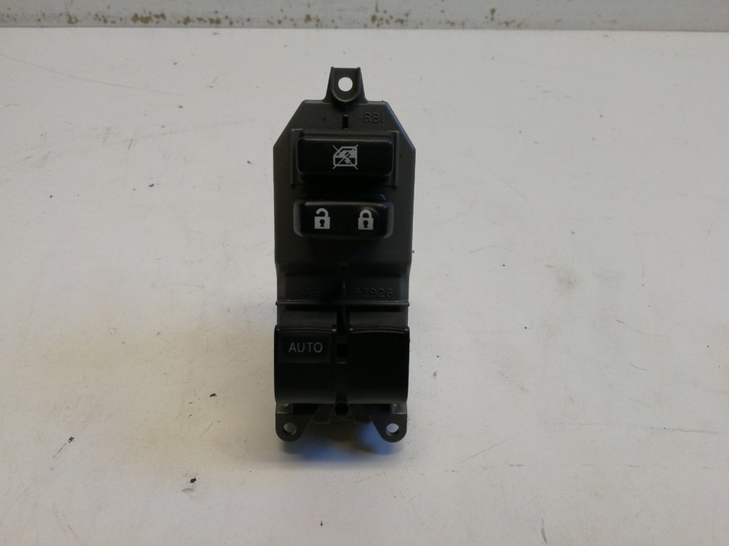 Toyota Yaris (XP90) bal elsõ ablakemelõ kapcsoló 1. kép