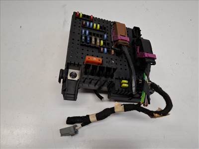 Volvo XC90  biztosítéktábla utastér 30786646