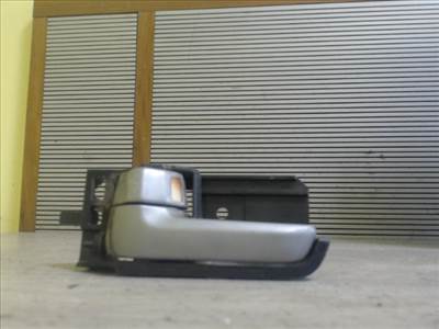SUZUKI SWIFT 05-10 Bal első belső kilincs