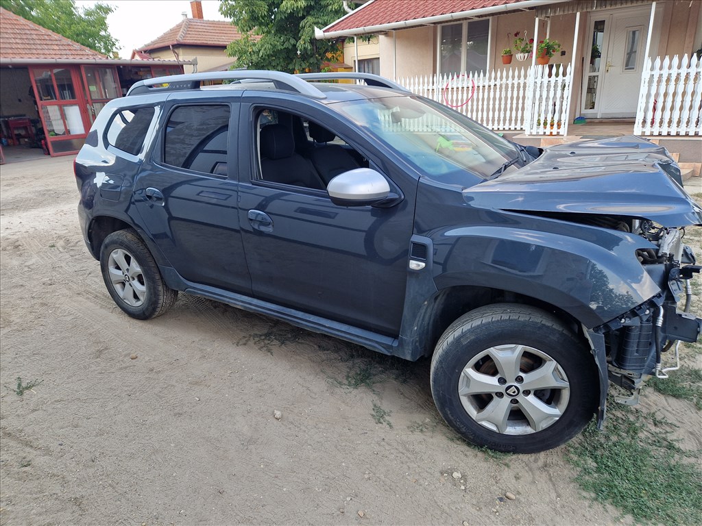 Dacia Duster II 1.6 H4MD738 bontott alkatrészek, bontás, bontott jármű 3. kép