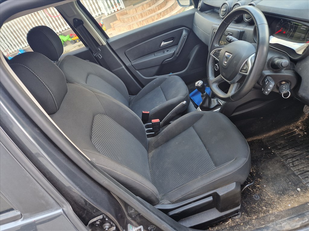 Dacia Duster II 1.6 H4MD738 bontott alkatrészek, bontás, bontott jármű 8. kép