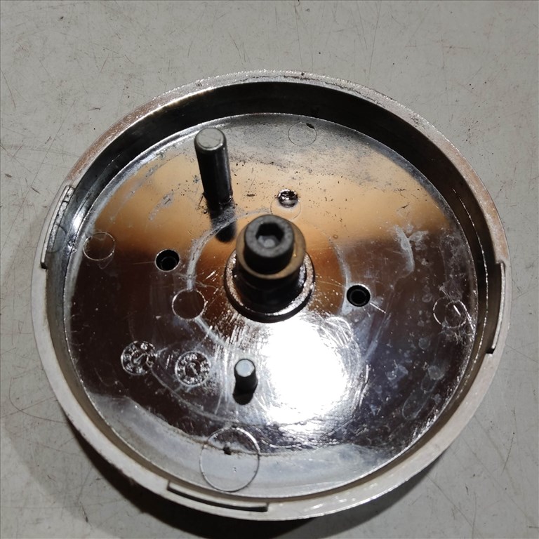 209358 Alfa Romeo MiTo 2008-2013, Alfa 147 2000-2005 első embléma 46558973 2. kép