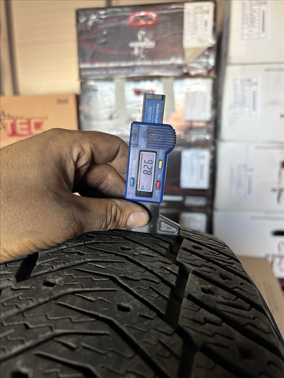 215/55 r17 Yokohama 2020 8mm téligumi 2db eladó 215/55r17 6. kép