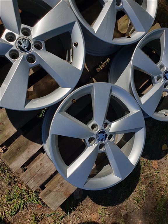 17" 5x100 Skoda 3. kép