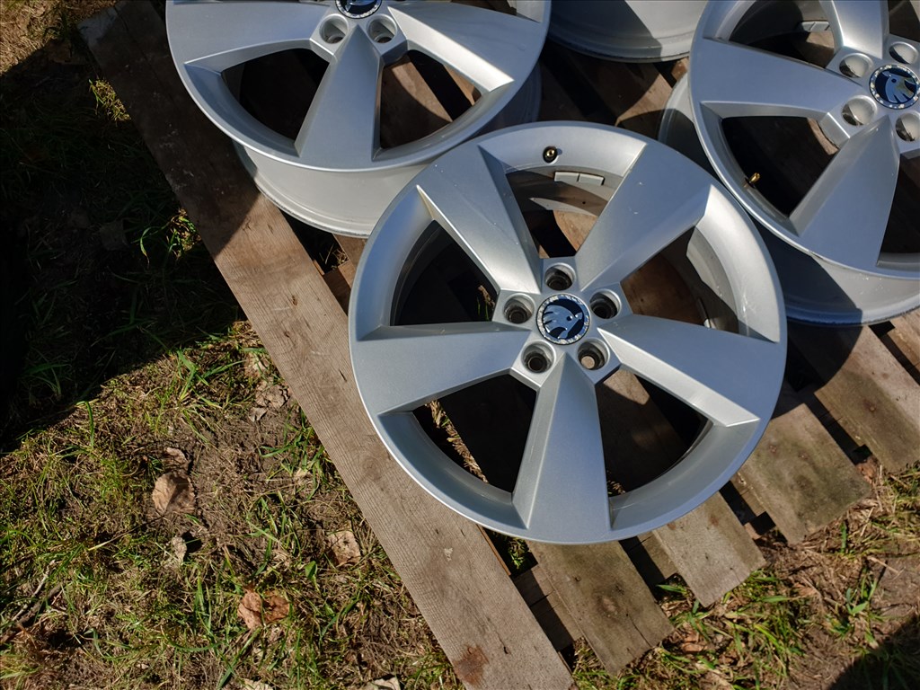 17" 5x100 Skoda 4. kép
