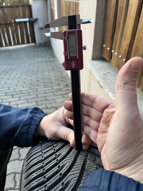  235/45 17" Kleber Krisalp HP3 típusú téli gumi (4db) 6. kép