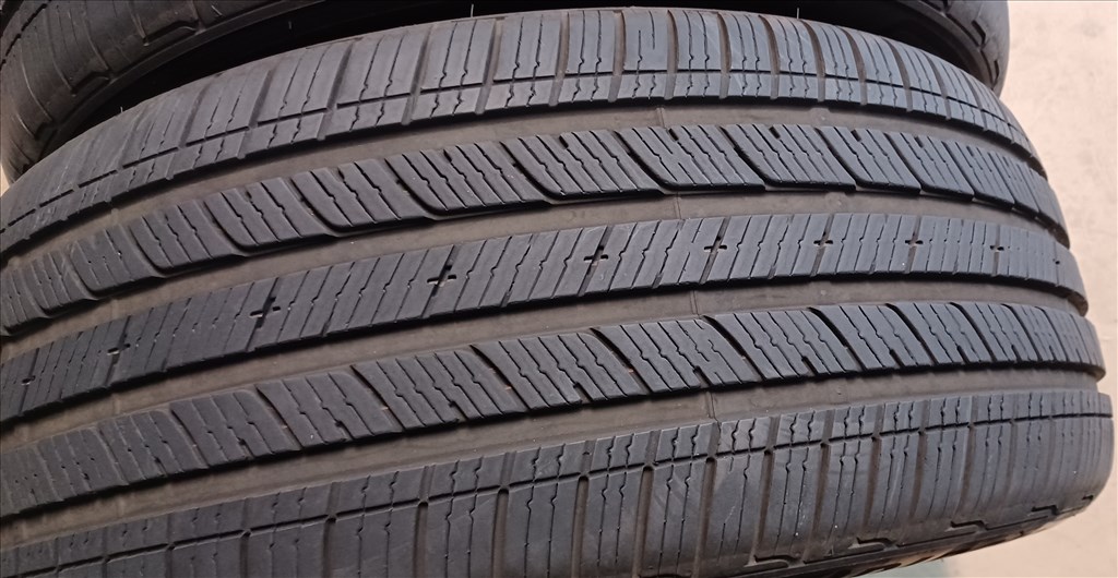  Defekttűrő Bridgestone Alenza 275/55 R19 négyévszakos gumik 4db 1. kép