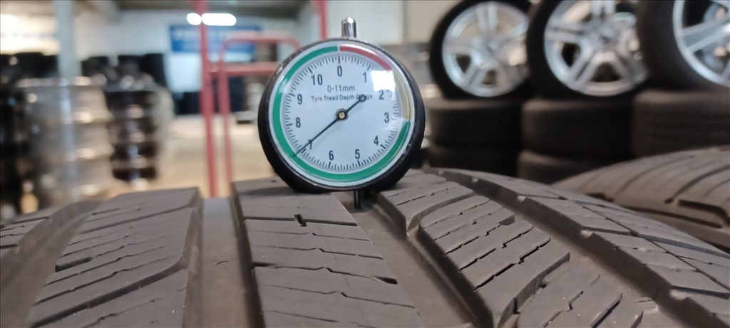  Defekttűrő Bridgestone Alenza 275/55 R19 négyévszakos gumik 4db 3. kép