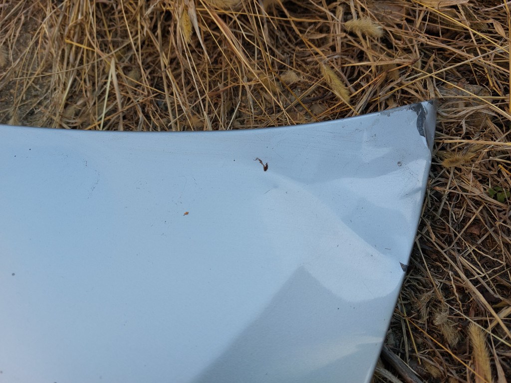 BMW E46 sedan touring facelift sérült ezüst titansilber titansilver motorháztetõ géptetõ - törött 10. kép