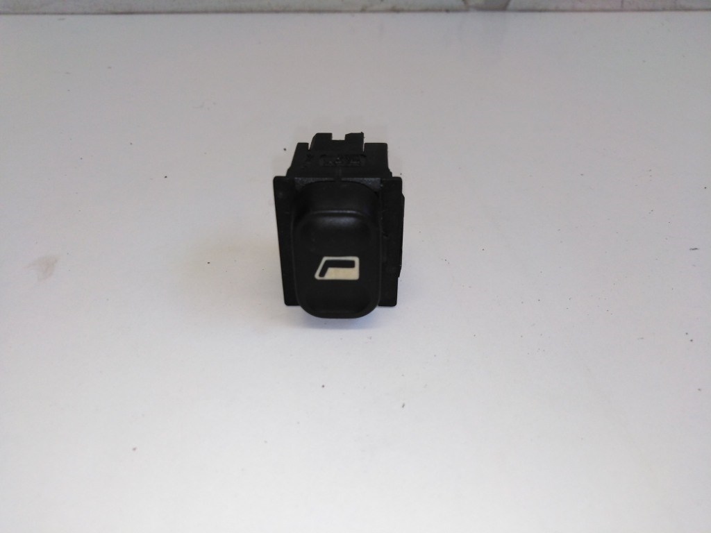 Citroen Xsara bal hátsó ablakemelõ kapcsoló 1. kép