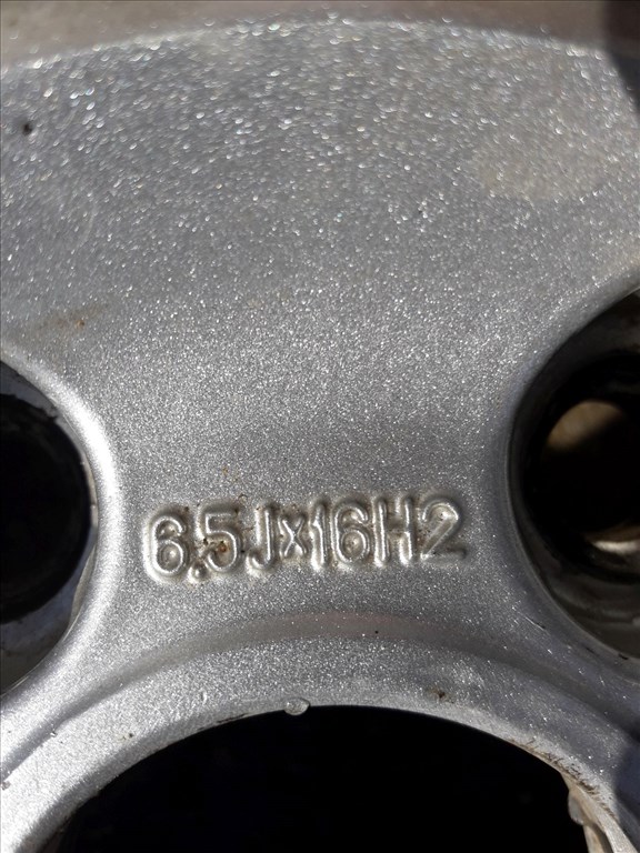 Skoda Octavia II <p>Gyáriszám:<br> 1Z0601025B22</p><p>Felni méret: 16"</p><p>Furatszám: 5</p><p>Osztókör: 112.0</p><p>ET szám: ET50</p><p>Állapot: Normál</p><p>Érdeklõdéskor hivatkozzon erre: KIN-40082</p><p>Bármire van szüksége hívjon bizalommal!<br>Kizárólag munkaidõben hétfõtõl - péntekig 8-12 13-16 óráig!<br>Alkatrészek széles választékban!<br>Hivatalos Regisztrált Autobontó Kecel!<br>Vásároljon Megbízható Helyrõl Beszerelési Garanciával Profiktól!</p> 65000 6. kép