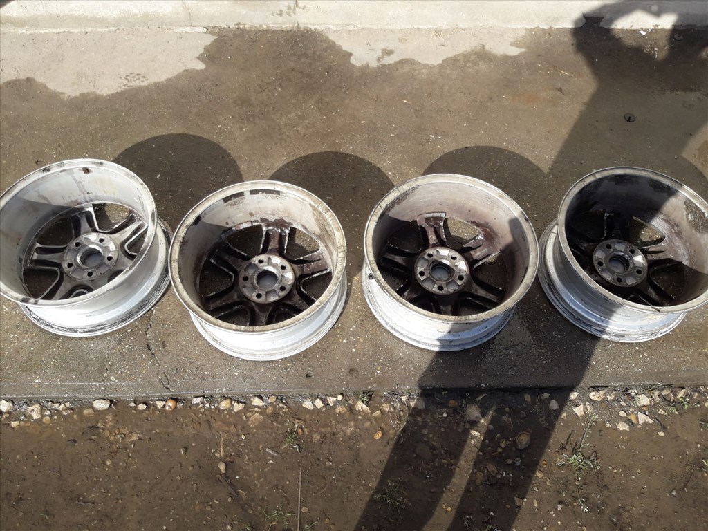 Skoda Octavia II <p>Gyáriszám:<br> 1Z0601025B22</p><p>Felni méret: 16"</p><p>Furatszám: 5</p><p>Osztókör: 112.0</p><p>ET szám: ET50</p><p>Állapot: Normál</p><p>Érdeklõdéskor hivatkozzon erre: KIN-40082</p><p>Bármire van szüksége hívjon bizalommal!<br>Kizárólag munkaidõben hétfõtõl - péntekig 8-12 13-16 óráig!<br>Alkatrészek széles választékban!<br>Hivatalos Regisztrált Autobontó Kecel!<br>Vásároljon Megbízható Helyrõl Beszerelési Garanciával Profiktól!</p> 65000 8. kép