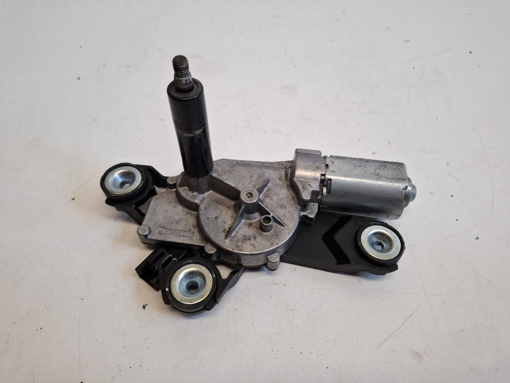 Ford Focus kombi hátsó ablaktörlõ motor BV6117K441AA 0390201205 1. kép