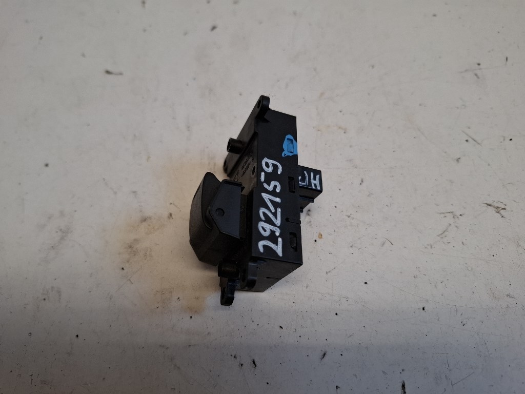 Honda Jazz (GE) jobb hátsó ablakemelõ kapcsoló 2. kép