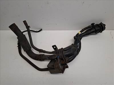 Hyundai I 40  üzemanyag tankbeöntő