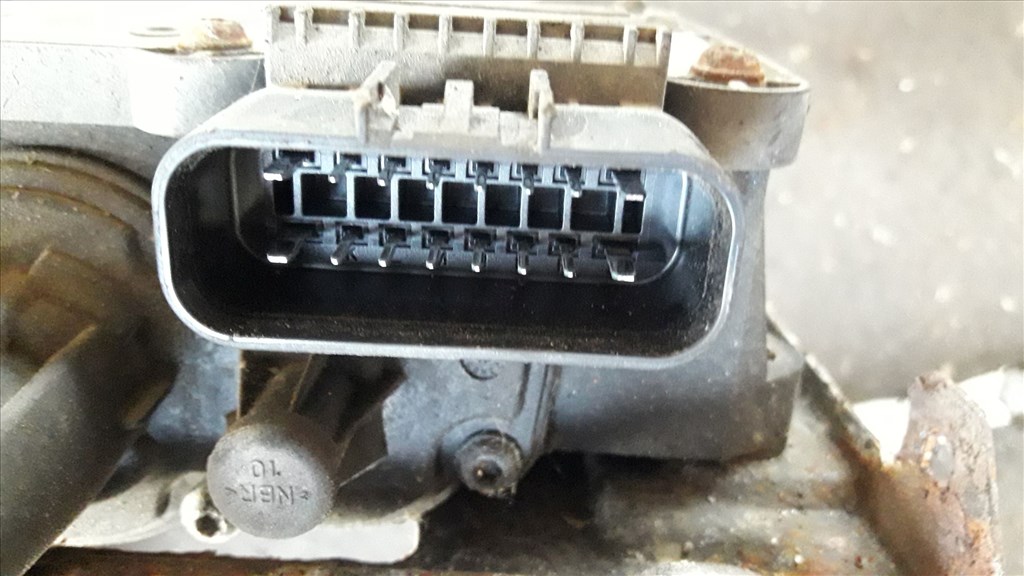 Opel Insignia Elektromos Kézifék 22 880 717 4. kép