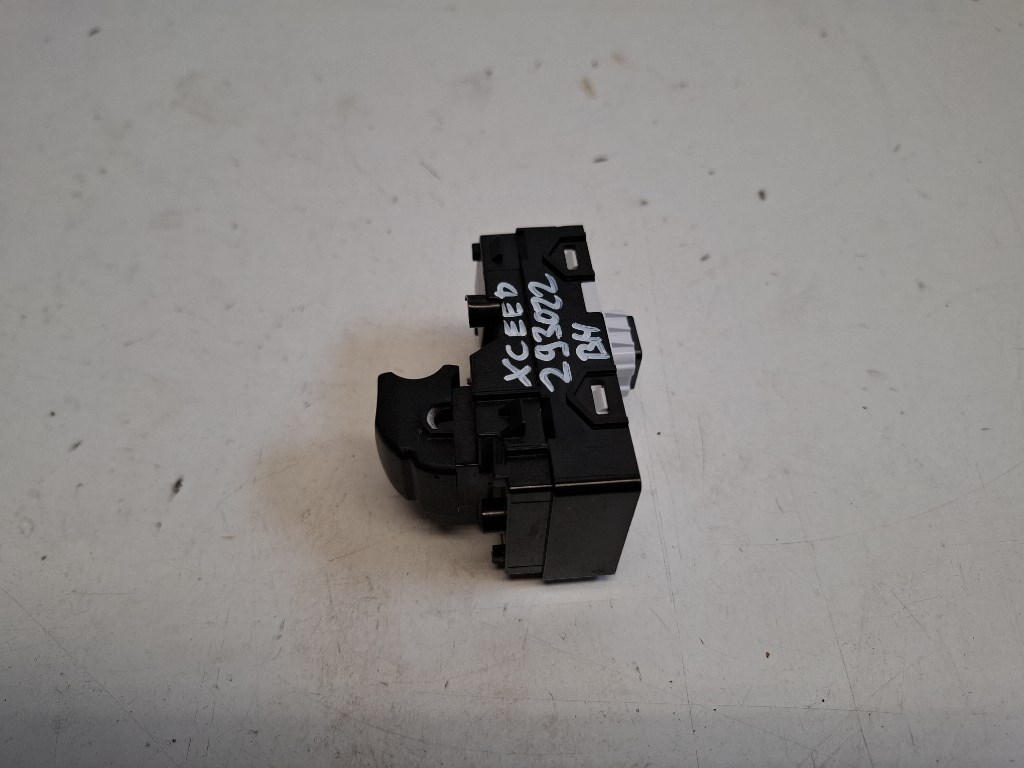 Kia X Ceed (CD) bal hátsó ablakemelõ kapcsoló 93580J7050 2. kép