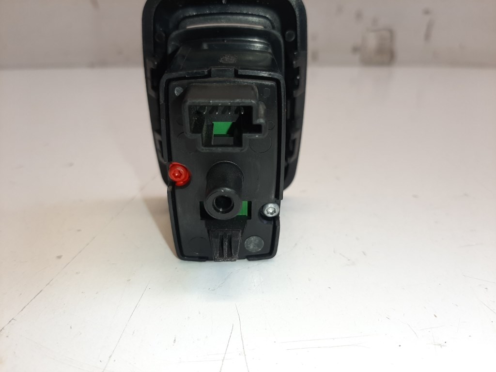 Mercedes-Benz B-osztály (W245) jobb hátsó ablakemelõ kapcsoló A2518200510 3. kép