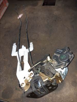 Hyundai Santa Fe Bal Hátsó Ajtó Zárszerkezet + Központizár Motor