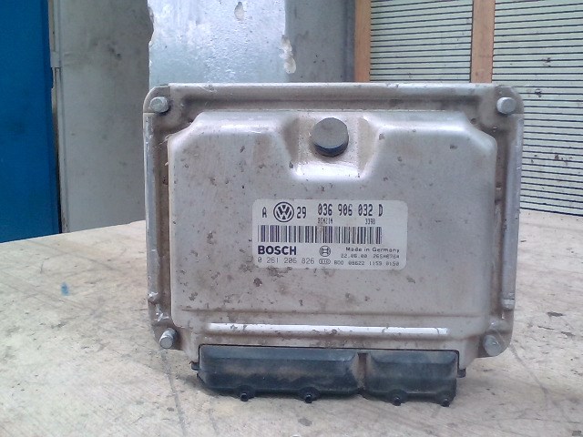VOLKSWAGEN GOLF IV. Motorvezérlő egység ECU PCM modul 1. kép