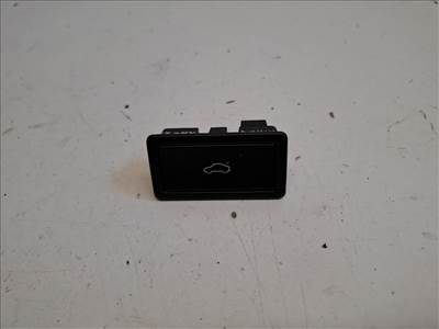 Skoda Karoq  csomagtérajtó nyitó kapcsoló 3C0959831A
