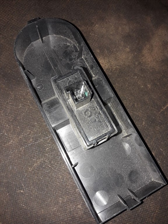 Opel Astra H Jobb Elsõ Ablakemelõ Kapcsoló 13228709 2. kép