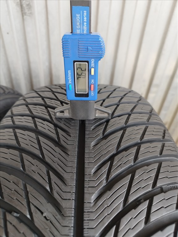  235 65 r17 Michelin Pilot Alpin 5 SUV téligumik 2db dot 23  2. kép