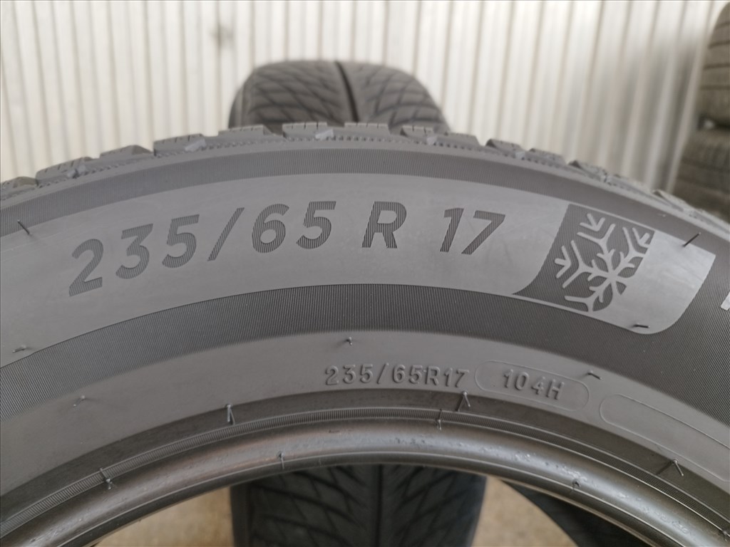  235 65 r17 Michelin Pilot Alpin 5 SUV téligumik 2db dot 23  6. kép