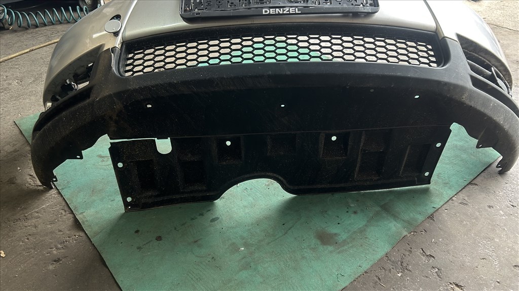 Mitsubishi Colt VI 1.1 Első lökhárító  2. kép