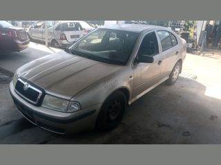 Skoda Octavia I Bal első Kerékagy *138376*