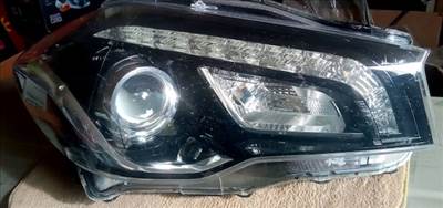 Suzuki SX4 S-Cross jobb első LED lámpa  koito10018738