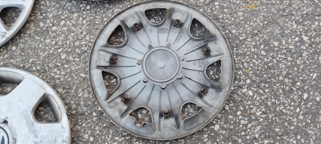 Volkswagen Polo, Fox stb gyári 14" körmös rögzítésű dísztárcsa eladó! 6Q0601147M 4. kép