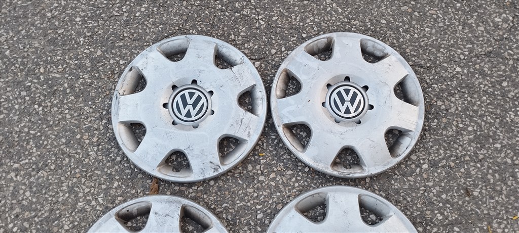 Volkswagen Polo, Fox stb gyári 14" körmös rögzítésű dísztárcsa eladó! 6Q0601147M 2. kép