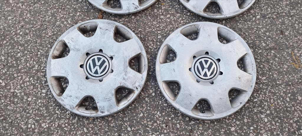 Volkswagen Polo, Fox stb gyári 14" körmös rögzítésű dísztárcsa eladó! 6Q0601147M 3. kép