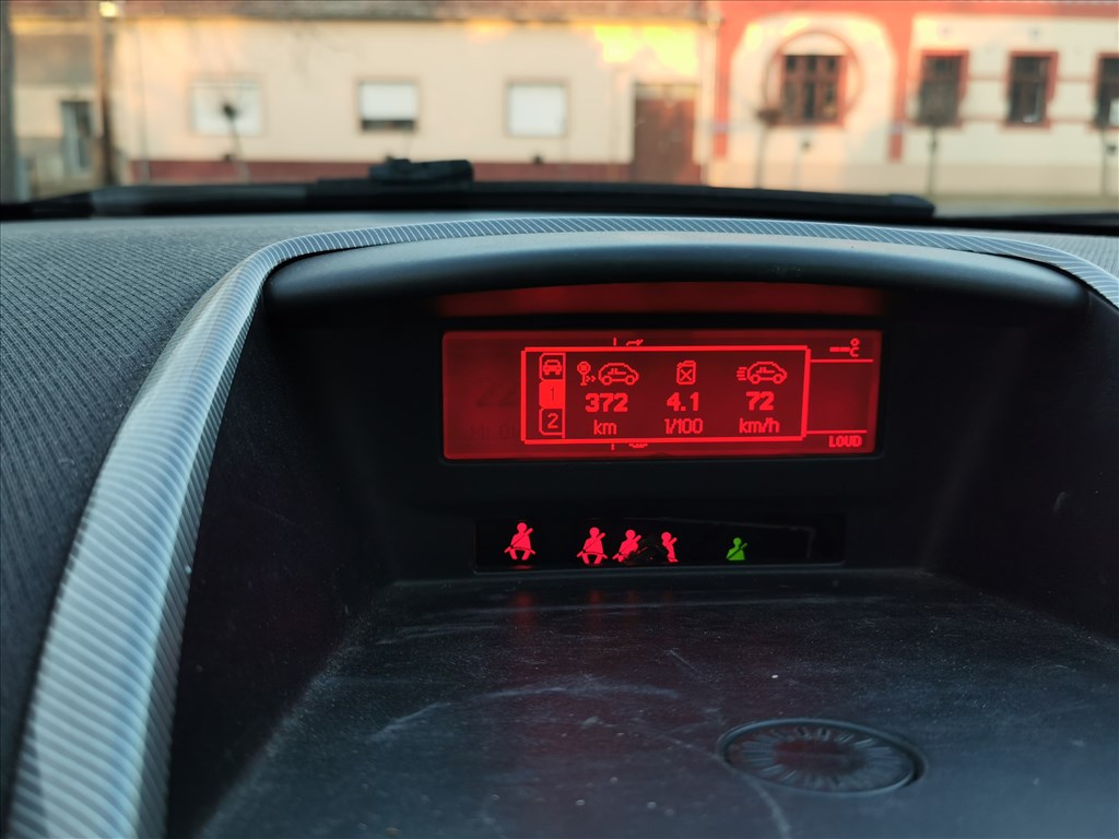 Eladó Peugeot 207 HDi FAP 110 (1560 cm³, 109 PS) 7. kép