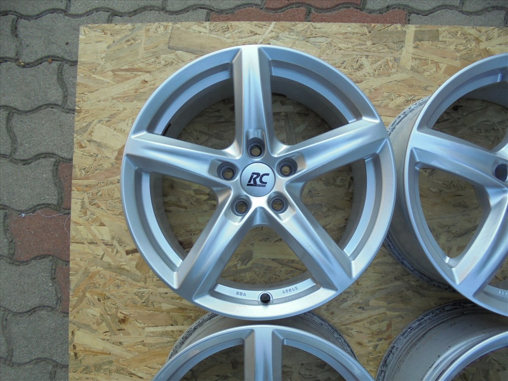 17-es RC alufelni újszerű állapotban eladó 2. kép