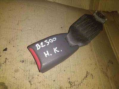 Mazda B2500 Hátsó Középső Biztonsági Öv Csatlakozó