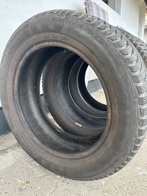  205/55 R16 Michelin téli gumi  1. kép