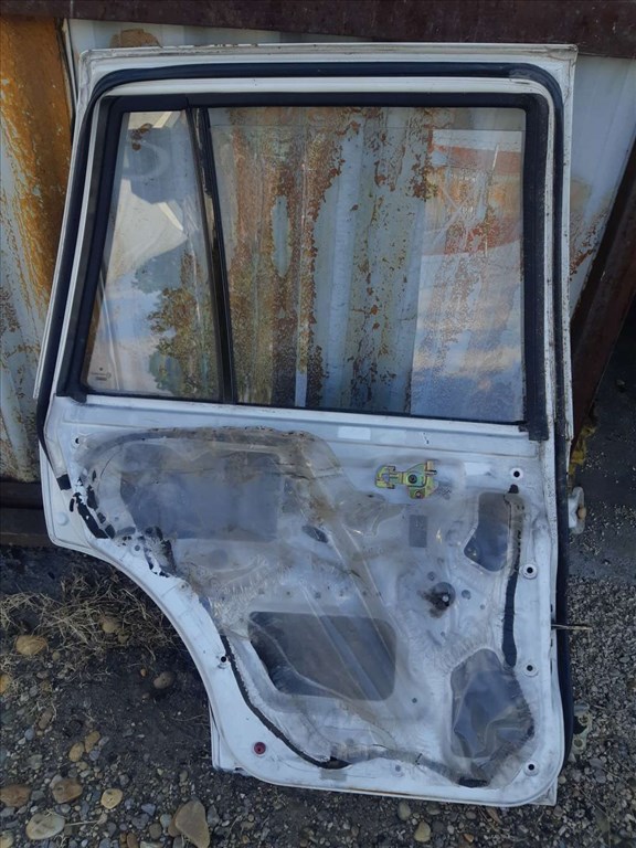 Suzuki Swift II 92-03 Bal Hátsó Ajtó 2. kép