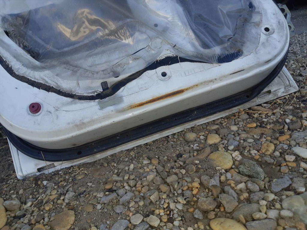 Suzuki Swift II 92-03 Bal Hátsó Ajtó 3. kép