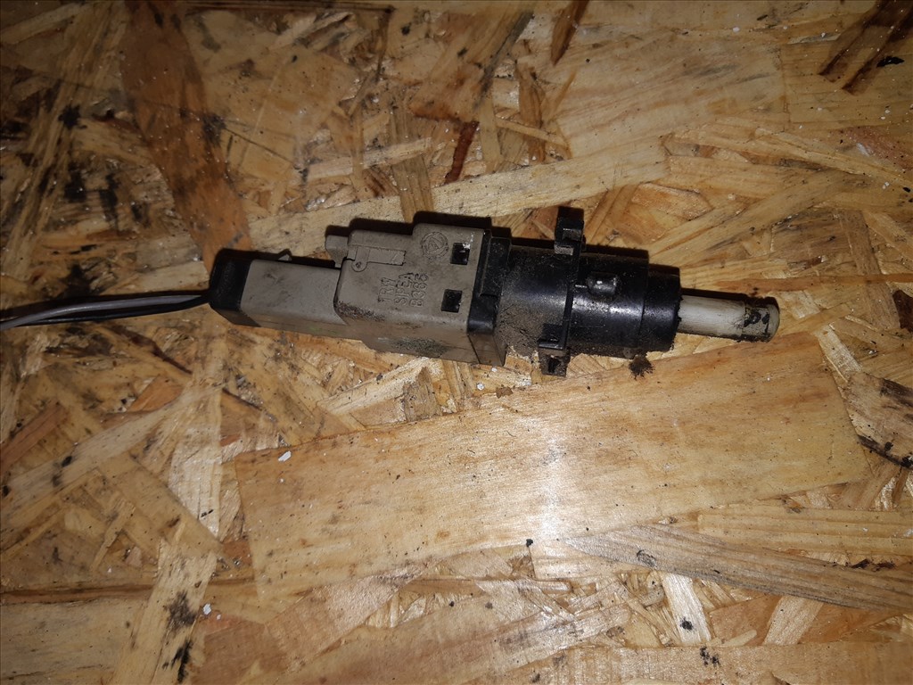 Fiat Punto II Féklámpa Kapcsoló 46840511 2. kép