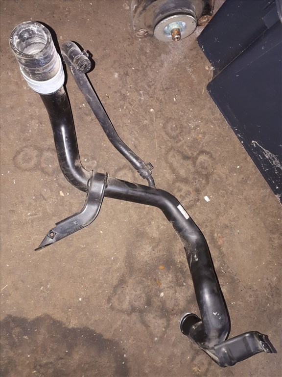 Audi A4 B7 Vízcsõ Fém 03G 121 071A 1. kép