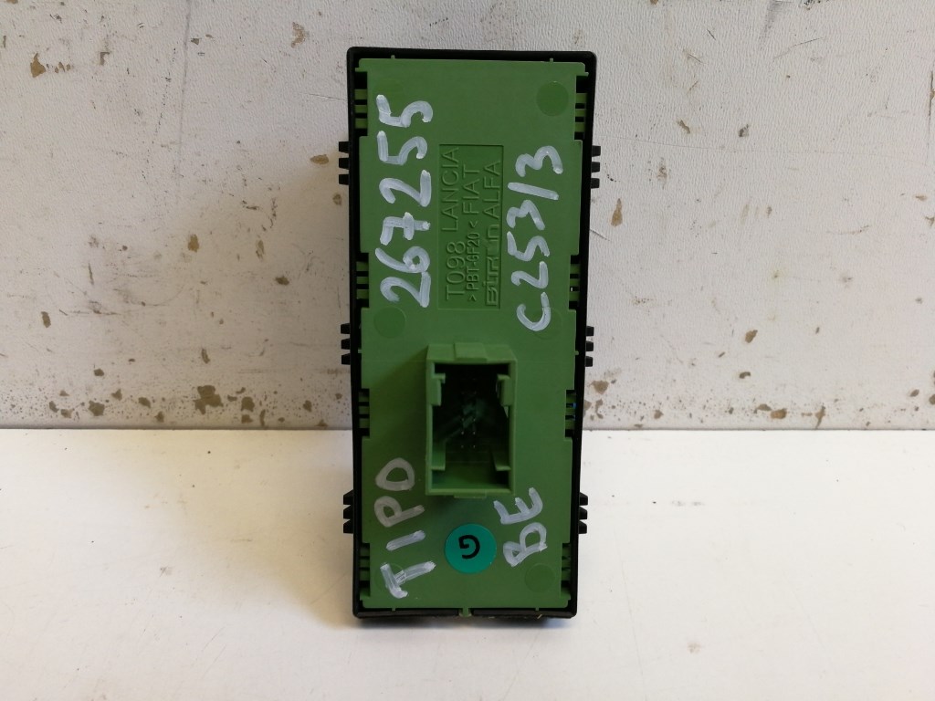 Fiat Tipo bal elsõ ablakemelõ kapcsoló 2. kép