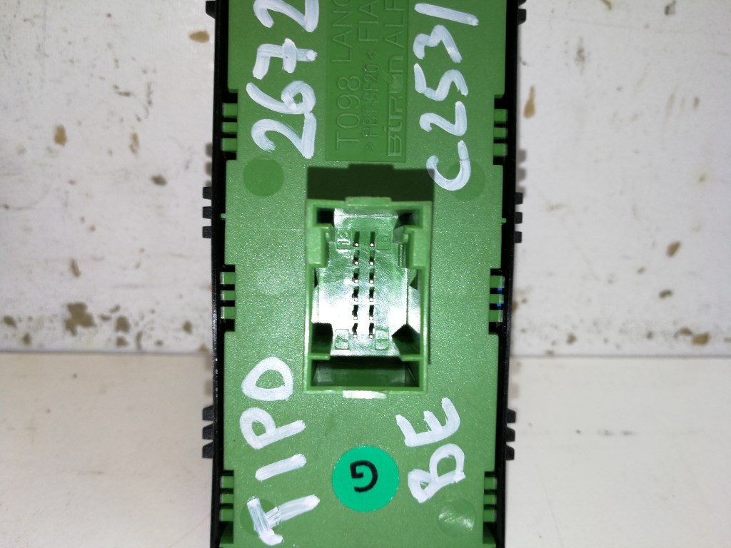 Fiat Tipo bal elsõ ablakemelõ kapcsoló 3. kép