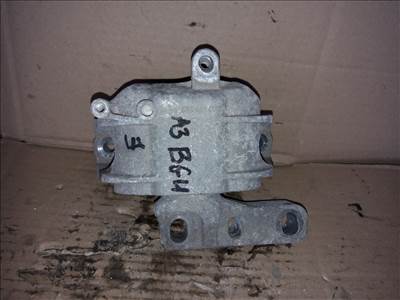 Audi A3 8P Bal Motortartó Bak