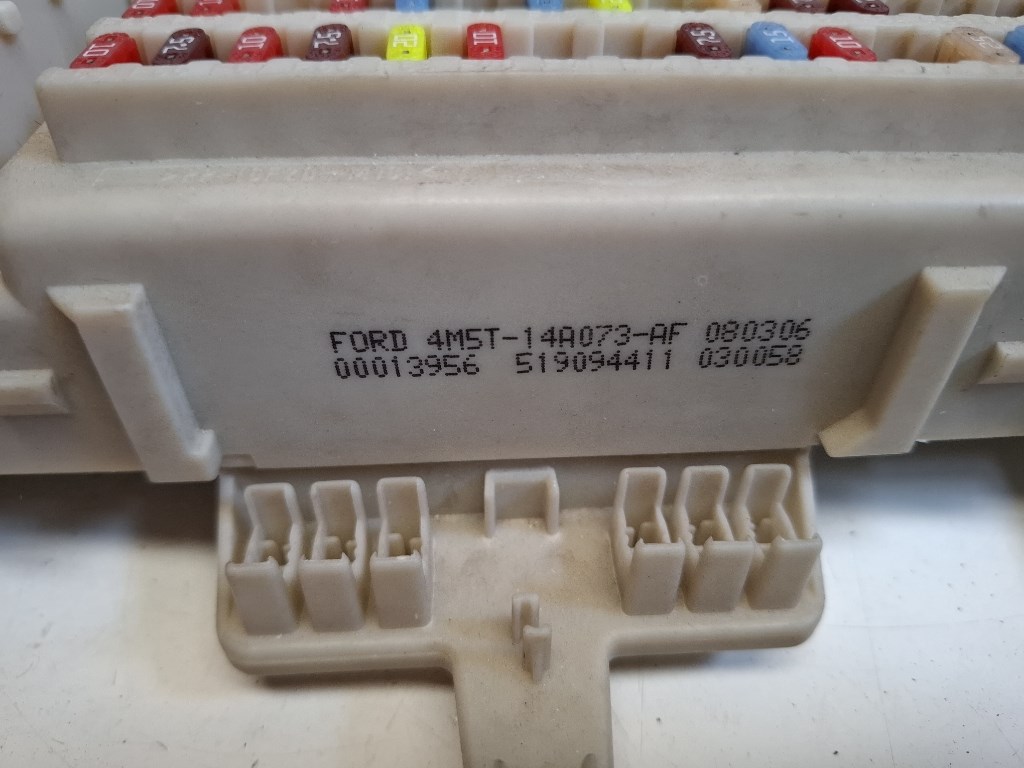 Ford Focus  biztosítéktábla utastér 4M5T14A073AF 3. kép