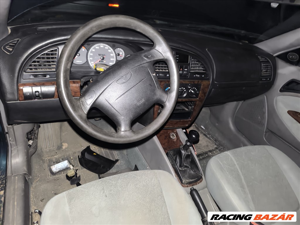 Daewoo Nubira I bontott alkatrészei 4. kép