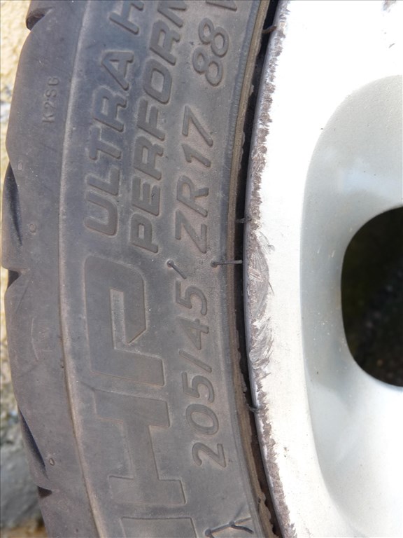  17" használt alufelni, rajta 205/45 használt gumi  5. kép