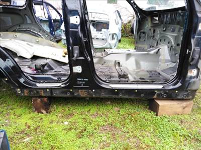 Land Rover Range Rover Sport (L320) jobb küszöb